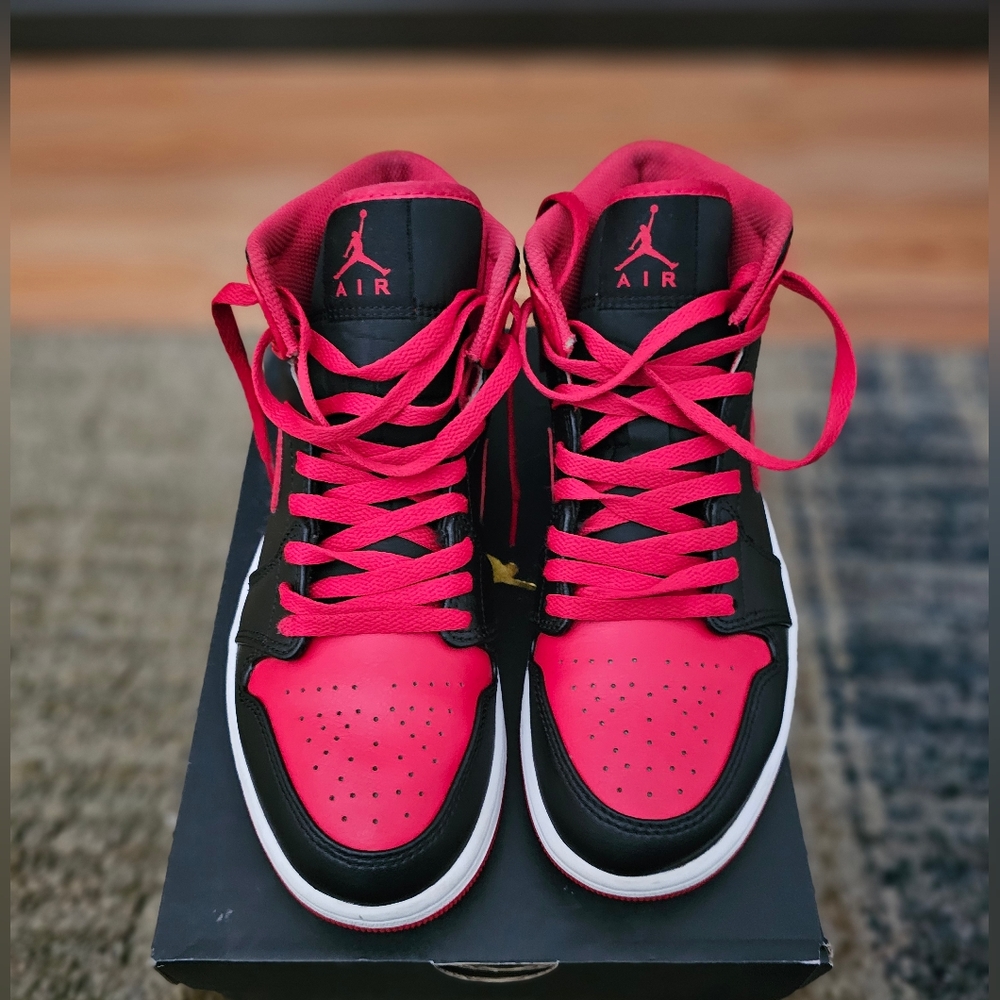 Air Jordan 1 Mid